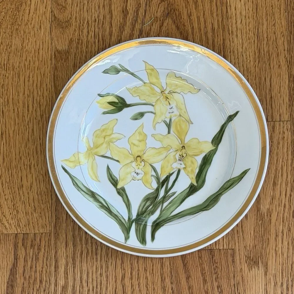 Set Of 4 Vintage Hand Painted ORCHID Plates Gold Border Porcelain 8 1/4”
